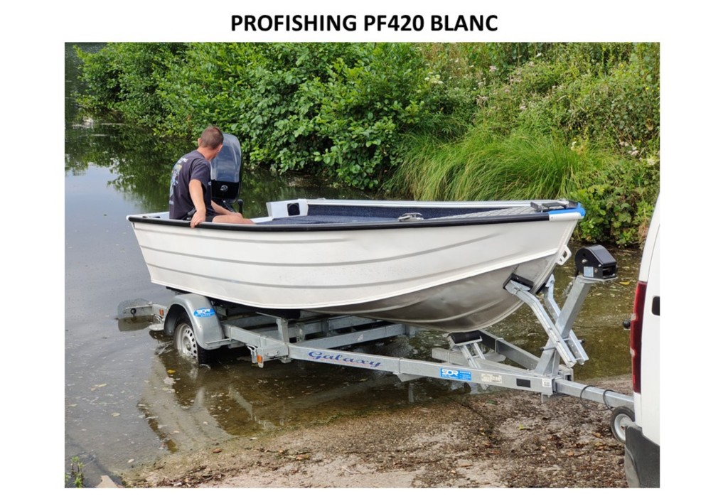 Bateau Profishing PF420 blanc